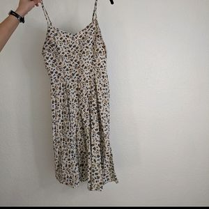 White floral daydress